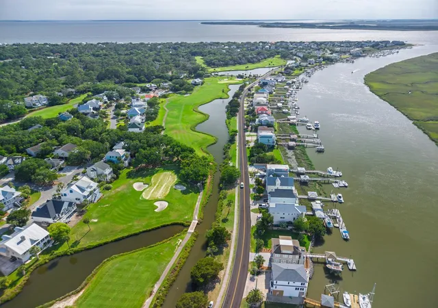 Homes for sale in Edisto Island, SC | 8 Battery Park Rd, Edisto Island, SC 29438 | MLS# 26016905