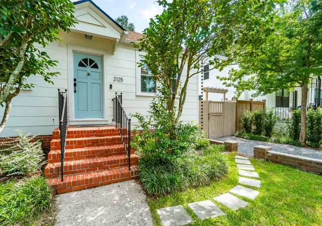 Photo 2 of Single family home for sale at 2125 Medway Rd, Charleston, SC 29412 | MLS# 26022297 | Listing updated on 2026-09-18