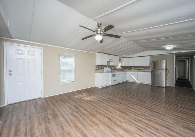 Photo 3 of Manufactured home for sale at 2155 Poinsettia Ave, Summerville, SC 29486 | MLS# 26021936 | Listing updated on 2026-10-07