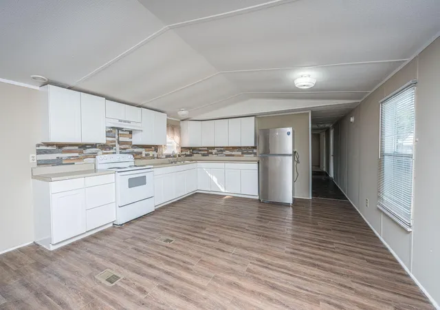 Photo 4 of Manufactured home for sale at 2155 Poinsettia Ave, Summerville, SC 29486 | MLS# 26021936 | Listing updated on 2026-10-07