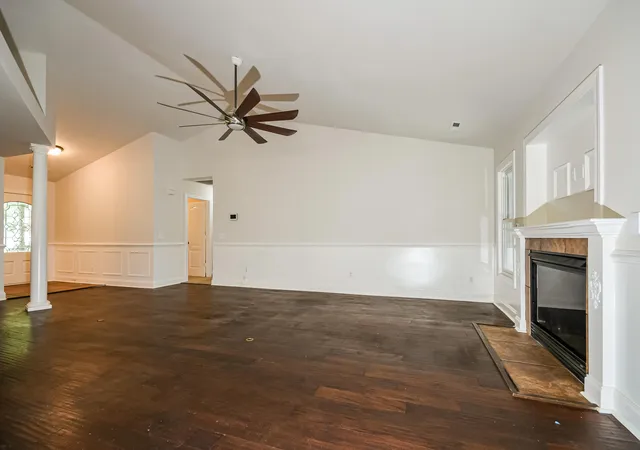 Photo 3 of Sale Pending at 321 Eastover Cir, Summerville, SC 29483 | MLS# 26013903 | Listing updated on 2026-08-30