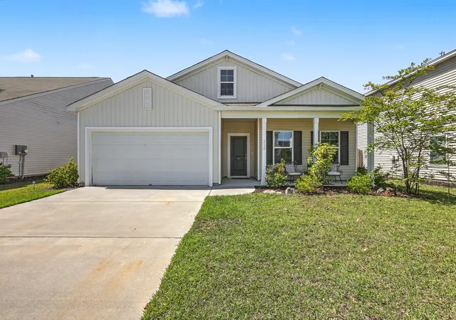 Photo 4 of Single family home for sale at 226 Clydesdale Cir, Summerville, SC 29486 | MLS# 26010250 | Listing updated on 2026-09-18