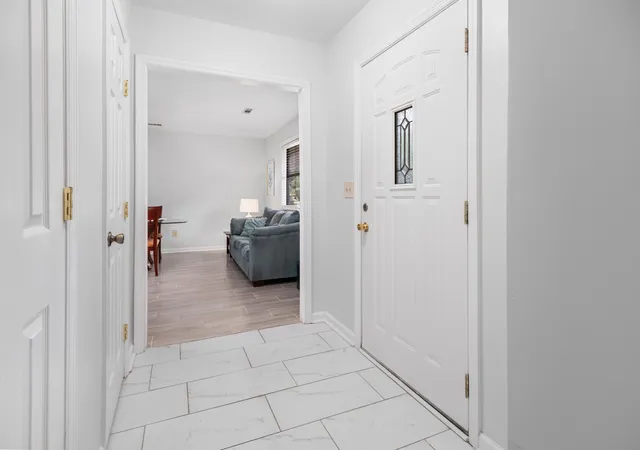 3rd image of 1815 Walsingham Way, Charleston, SC 29412 | MLS# 25027100