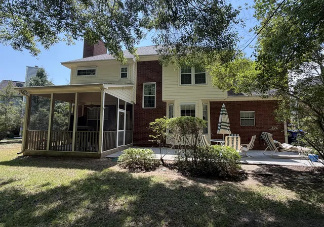 Photo 2 of Single family home for sale at 1391 Lakecrest Ct, Mount Pleasant, SC 29466 | MLS# 26019725 | Listing updated on 2026-09-12