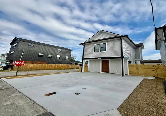 Photo 3 of Single family home for sale at 2033 Beech Ave, North Charleston, SC 29405 | MLS# 26005828 | Listing updated on 2026-09-14