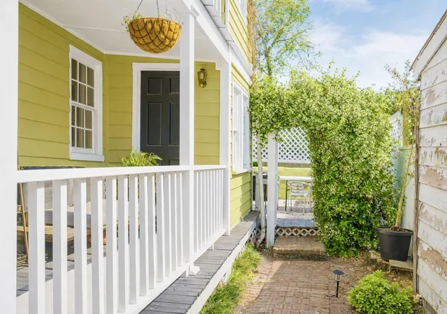 Homes for sale in Charleston, SC | 51 Radcliffe St, Charleston, SC 29403 | MLS# 26011105