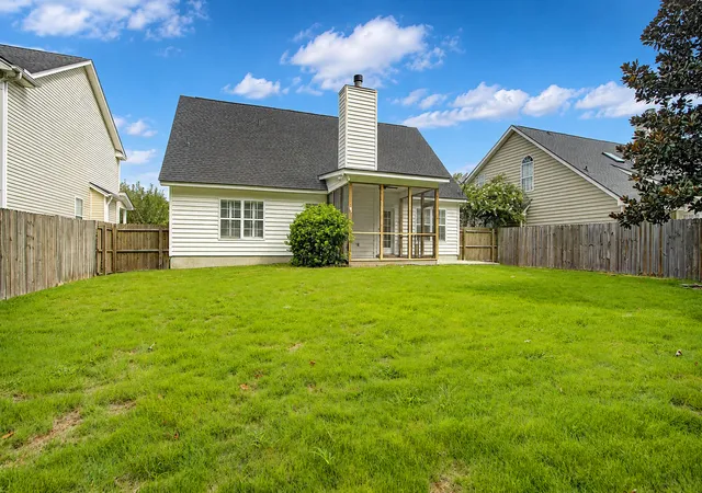 Photo 3 of Single family home for sale at 346 Arlington Dr, Charleston, SC 29414 | MLS# 26024057 | Listing updated on 2026-09-12