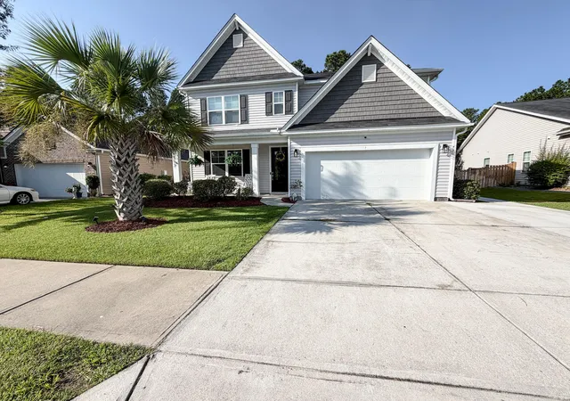 Photo 3 of Single family home for sale at 720 Kilarney Rd, Summerville, SC 29483 | MLS# 26023615 | Listing updated on 2026-09-16