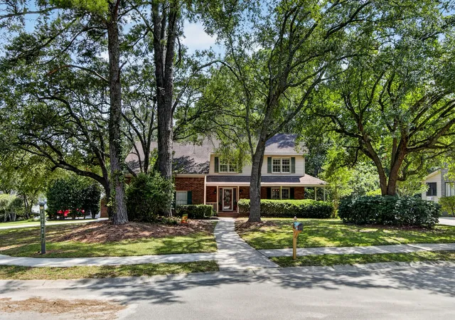 Photo 2 of Single family home for sale at 17 Plantation Cir, Summerville, SC 29485 | MLS# 26021862 | Listing updated on 2026-09-09