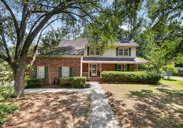 Photo 3 of Single family home for sale at 17 Plantation Cir, Summerville, SC 29485 | MLS# 26021862 | Listing updated on 2026-09-09