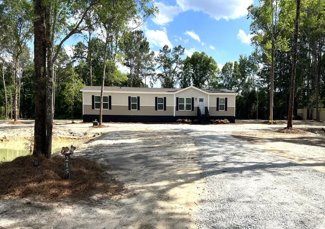 Homes for sale in Walterboro, SC | 215 Cottonwood Ln, Walterboro, SC 29488 | MLS# 26013959