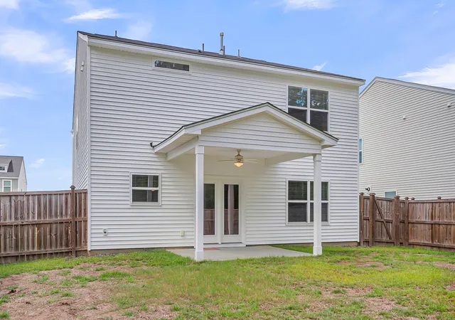 Photo 3 of Single family home for sale at 304 Torslanda Ln, Summerville, SC 29486 | MLS# 26019733 | Listing updated on 2026-10-23