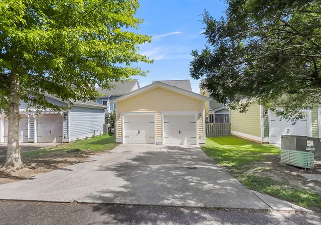 Photo 3 of Single family home for sale at 219 Lotz Dr, Summerville, SC 29483 | MLS# 26020875 | Listing updated on 2026-09-10
