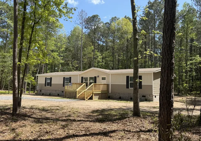 Homes for sale in Eutawville, SC | 115 Ash Hill Dr, Eutawville, SC 29048 | MLS# 26013480