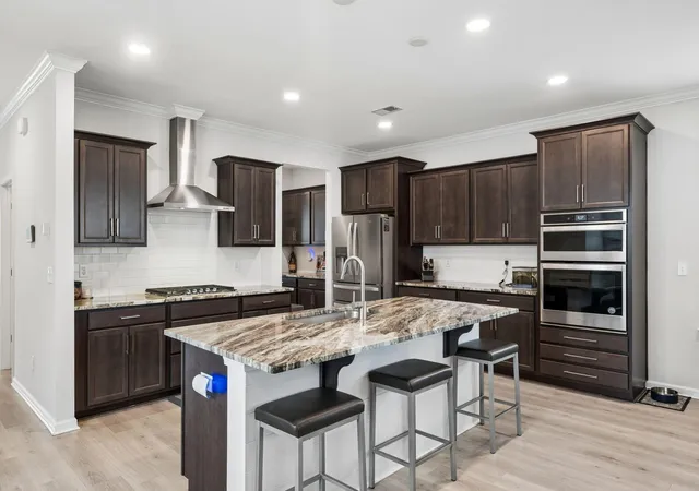 Photo 1 of Single family home for sale at 1135 Oak Blf Ave, Charleston, SC 29492 | MLS# 26012897 | Listing updated on 2026-09-03