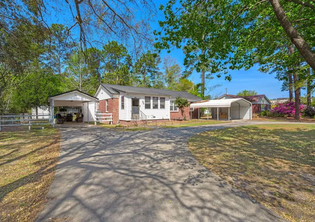 Homes for sale in Walterboro, SC | 315 George St, Walterboro, SC 29488 | MLS# 26009635