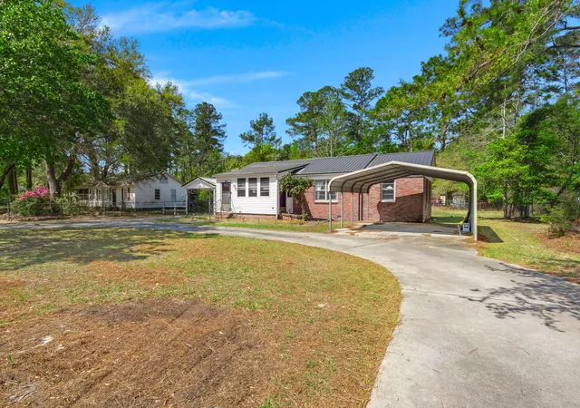 Homes for sale in Walterboro, SC | 315 George St, Walterboro, SC 29488 | MLS# 26009635