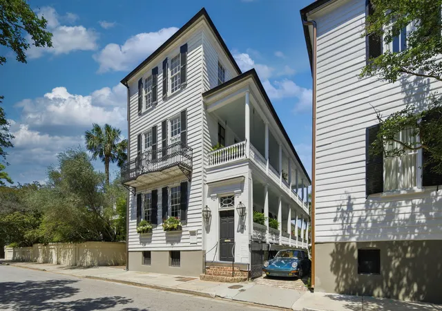 Homes for sale in Charleston, SC | 24 King St, Charleston, SC 29401 | MLS# 26014711