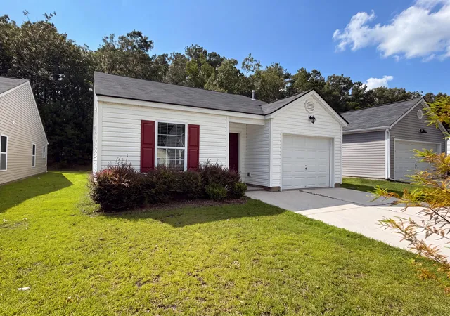 Photo 2 of Single family home for sale at 164 Keaton Brk Dr, Summerville, SC 29485 | MLS# 26021339 | Listing updated on 2026-09-18