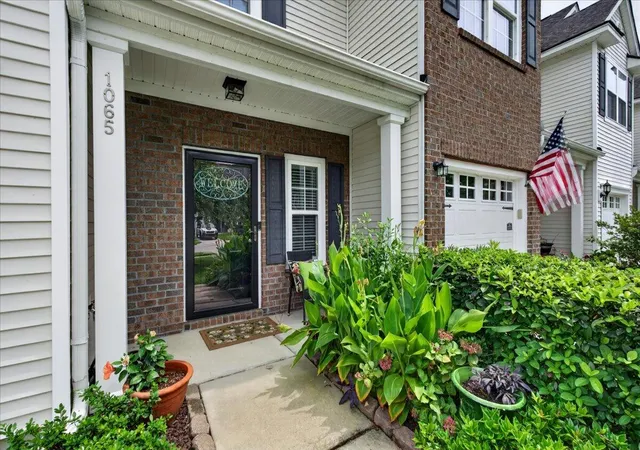 Photo 3 of Townhouse for sale at 1065 Bennington Dr, Charleston, SC 29492 | MLS# 26014445 | Listing updated on 2026-09-09