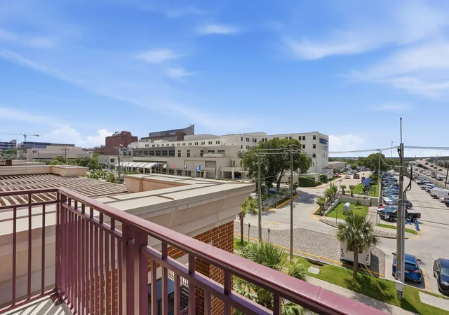 Photo 4 of Townhouse for sale at 150 Bee St #402, Charleston, SC 29401 | MLS# 26018586 | Listing updated on 2026-07-17