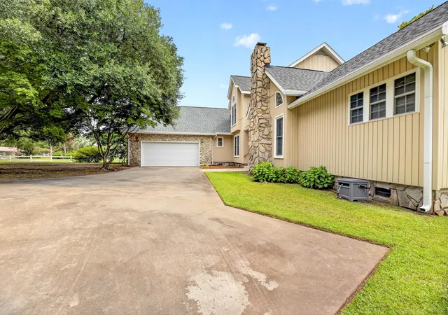 Photo 47 of Single family home for sale at 1120 Waters Edge Dr, Summerton, SC 29148 | MLS# 26021254 | Listing updated on 2026-09-05