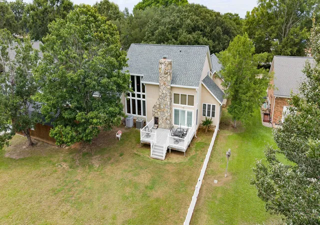 Photo 4 of Single family home for sale at 1120 Waters Edge Dr, Summerton, SC 29148 | MLS# 26021254 | Listing updated on 2026-09-05