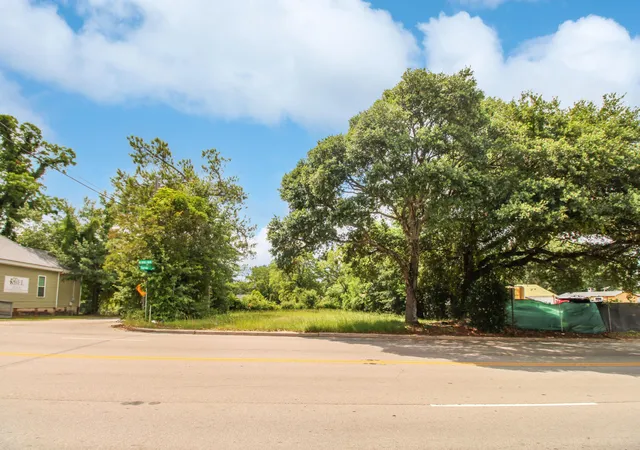 Homes for sale in Columbia, SC | 3101 Farrow Rd, Columbia, SC 29203 | MLS# 26004673