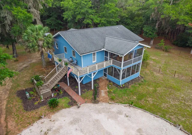 Photo 5 of Single family home for sale at 8567 Palmetto Rd, Edisto Island, SC 29438 | MLS# 26021028 | Listing updated on 2026-08-04