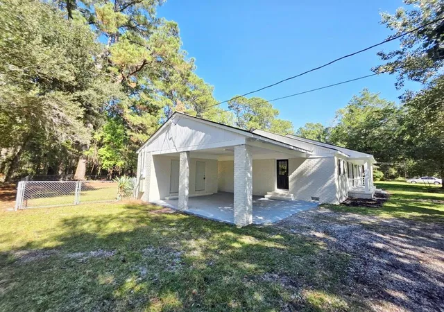 Photo 3 of Single family home for sale at 310 Bunch Frd Rd, Holly Hill, SC 29059 | MLS# 26010960 | Listing updated on 2026-08-05
