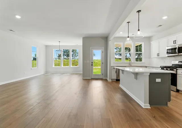 Photo 3 of Sale Pending at 229 Crosswick St, Summerville, SC 29483 | MLS# 26008679 | Listing updated on 2026-05-11
