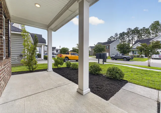 Photo 3 of Single family home for sale at 691 Redbud Ln, Summerville, SC 29486 | MLS# 26017217 | Listing updated on 2026-09-15