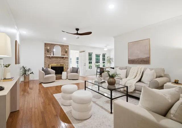 Photo 3 of Single family home for sale at 1042 Planters Curve, Mount Pleasant, SC 29464 | MLS# 26024405 | Listing updated on 2026-10-01