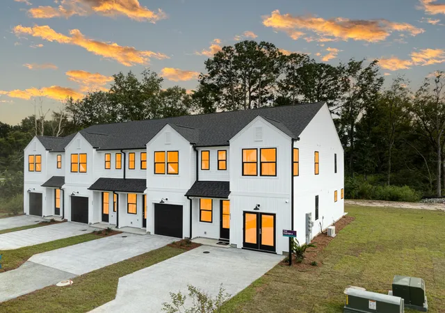 Photo 1 of Townhouse for sale at 5096 Buggs Ln, Summerville, SC 29485 | MLS# 26010644 | Listing updated on 2026-09-18