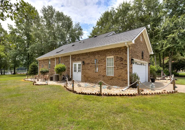 Photo 3 of Single family home for sale at 203 Ridge Lake Dr, Manning, SC 29102 | MLS# 26021486 | Listing updated on 2026-09-03