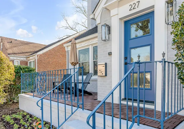Photo 3 of Single family home for sale at 227 St Margaret St, Charleston, SC 29403 | MLS# 26019559 | Listing updated on 2026-08-04