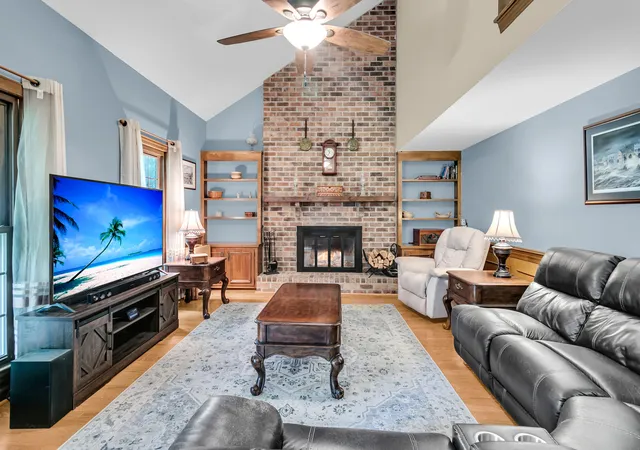 Photo 3 of Single family home for sale at 78 King Charles Cir, Summerville, SC 29485 | MLS# 26019628 | Listing updated on 2026-09-10