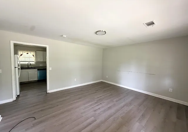 Photo 3 of Single family home for sale at 1605 Clinton St, Barnwell, SC 29812 | MLS# 26021253 | Listing updated on 2026-08-04