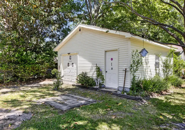 Homes for sale in Summerville, SC | 109 Two Wood Ct, Summerville, SC 29483 | MLS# 26011353