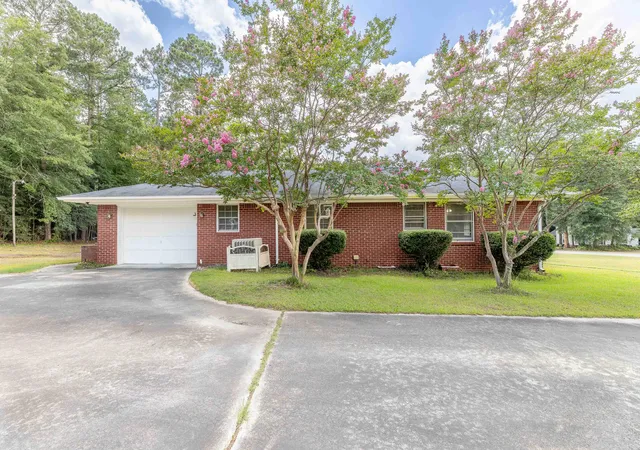 Homes for sale in Orangeburg, SC | 2069 Hydrick Ave, Orangeburg, SC 29118 | MLS# 26019523