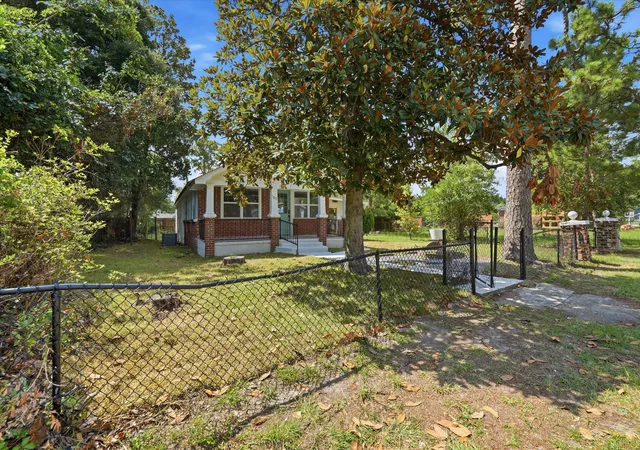 Homes for sale in Walterboro, SC | 107 Grant St, Walterboro, SC 29488 | MLS# 26018544
