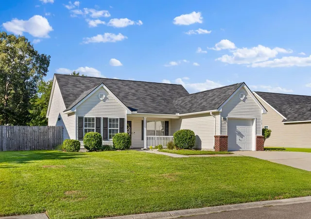 Photo 4 of Single family home for sale at 112 Slow Ml Dr, Goose Creek, SC 29445 | MLS# 26018277 | Listing updated on 2026-09-17