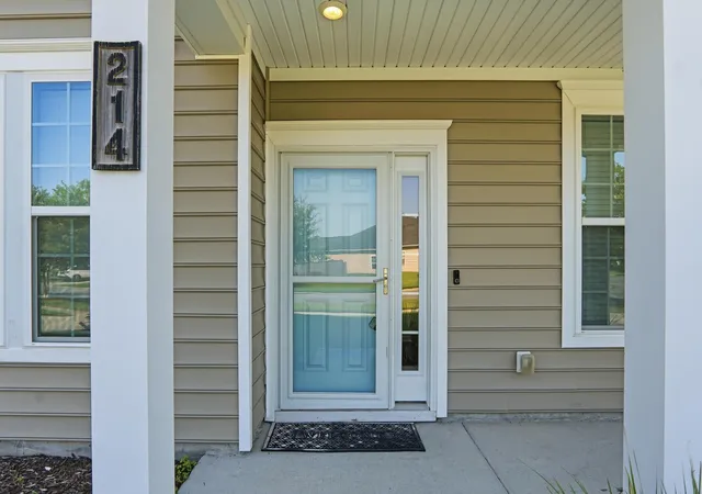 Photo 4 of Single family home for sale at 214 Witch Hazel St, Summerville, SC 29486 | MLS# 26024172 | Listing updated on 2026-09-28