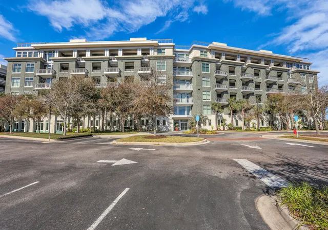 3rd image of 361 Cooper River Dr, Mount Pleasant, SC 29464 | MLS# 26010905