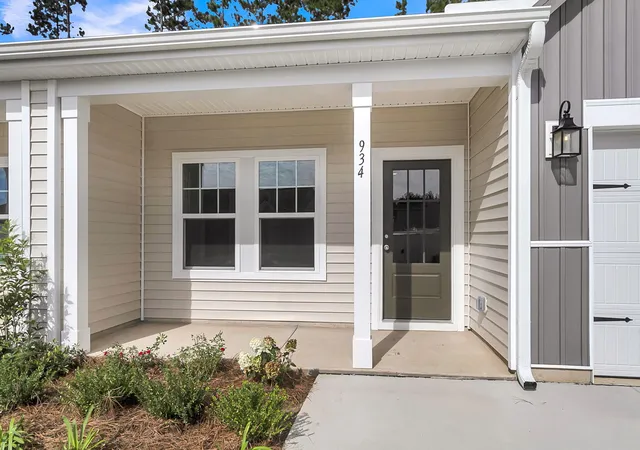 Photo 4 of Townhouse for sale at 1070 Dusk Dr, Summerville, SC 29486 | MLS# 26017855 | Listing updated on 2026-09-02