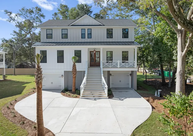 Single family home for sale at 117 Wando Reach Rd, Charleston, SC 29492 | MLS# 26017272 | Listing updated on 2026-09-18