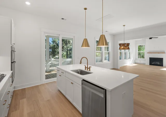 Photo 3 of Single family home for sale at 117 Wando Reach Rd, Charleston, SC 29492 | MLS# 26017272 | Listing updated on 2026-09-18