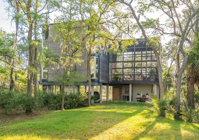 Photo 1 of Single family home for sale at 7965 Russell Crk Dr, Edisto Island, SC 29438 | MLS# 26022283 | Listing updated on 2026-09-28