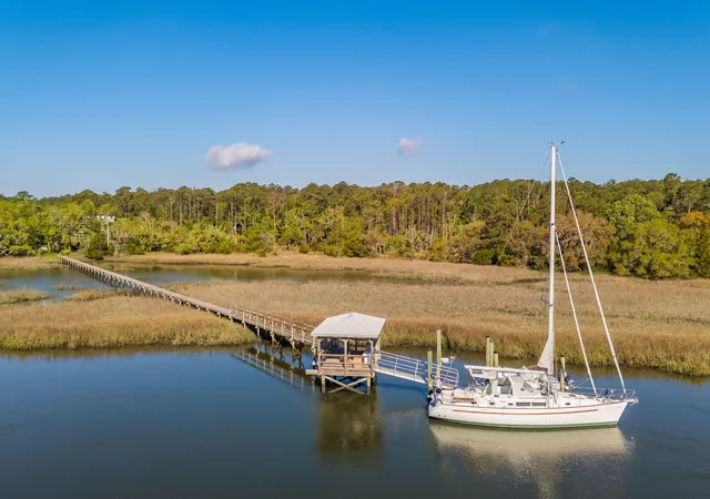 Photo 2 of Single family home for sale at 7965 Russell Crk Dr, Edisto Island, SC 29438 | MLS# 26022283 | Listing updated on 2026-09-28