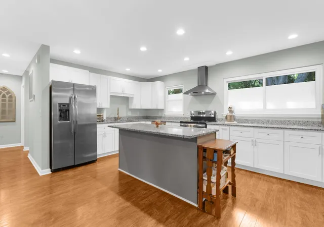 Photo 3 of Single family home for sale at 1811 Manigault Pl, Charleston, SC 29407 | MLS# 26020411 | Listing updated on 2026-09-15
